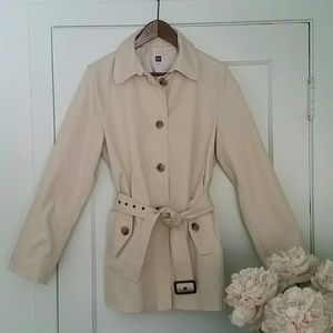 Gap cream-colored jacket